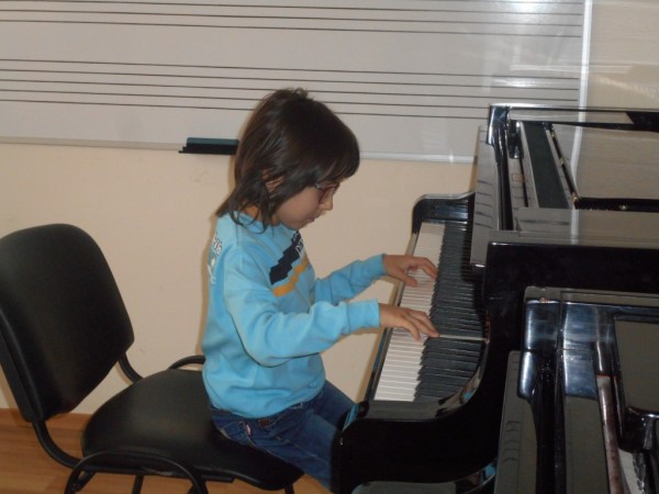 Пореден изключителен успех за учениците от клавирния клас на Елена Юлиянова