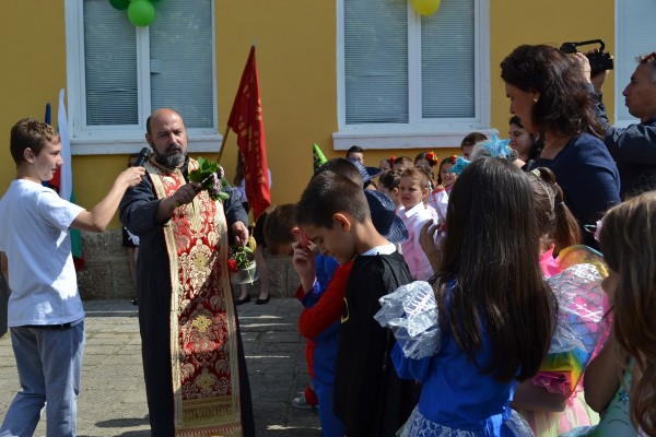 Кметът на Общината поздрави енинските учители и ученици