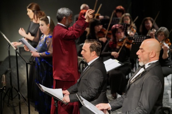 Митрополит Киприан ще дирижира Реквием в родния Казанлък тази събота