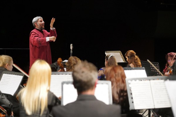 Митрополит Киприан ще дирижира Реквием в родния Казанлък тази събота