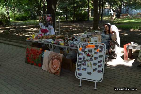 Лунапарк и пъстри дюкяни за Празника на розата, панаир - не