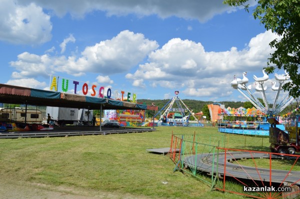 Лунапарк и пъстри дюкяни за Празника на розата, панаир - не