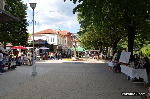 Лунапарк и пъстри дюкяни за Празника на розата, панаир - не