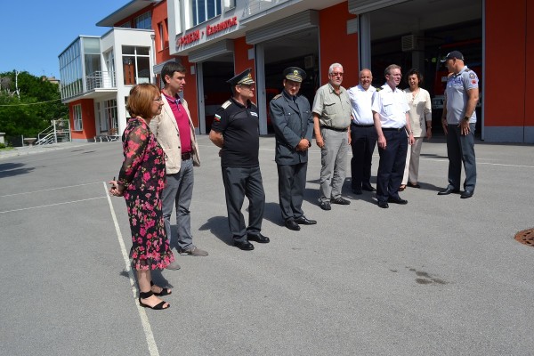 Пожарникари от Казанлък посрещнаха колеги от Германия 