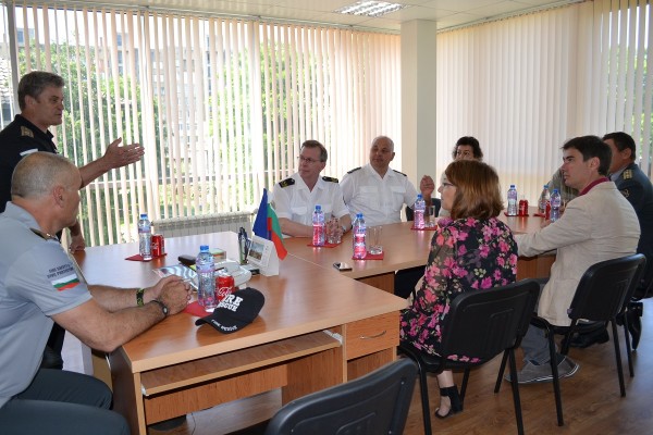 Пожарникари от Казанлък посрещнаха колеги от Германия 