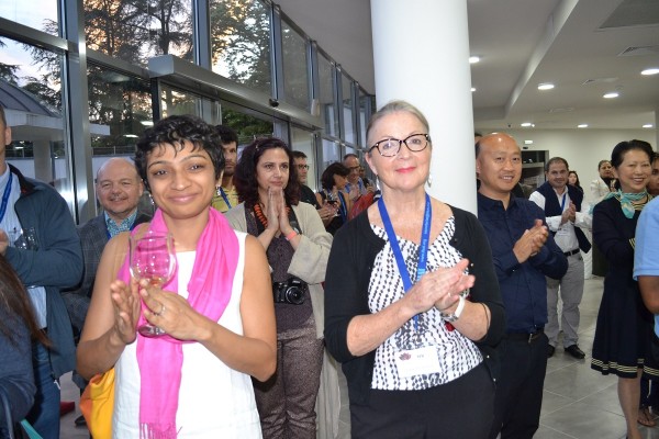 Кметът на община Казанлък се срещна с представители на бизнеса с етерични масла от цял свят