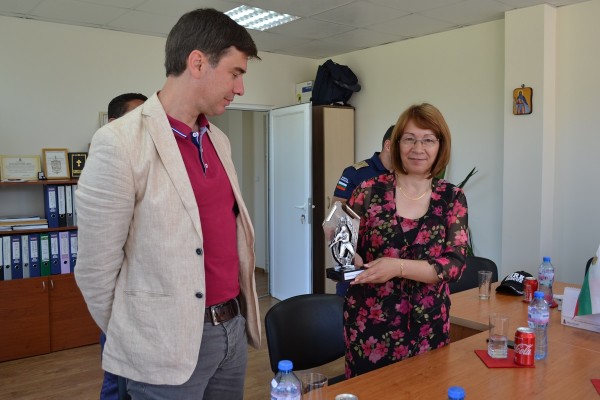 Пожарникари от Казанлък посрещнаха колеги от Германия 