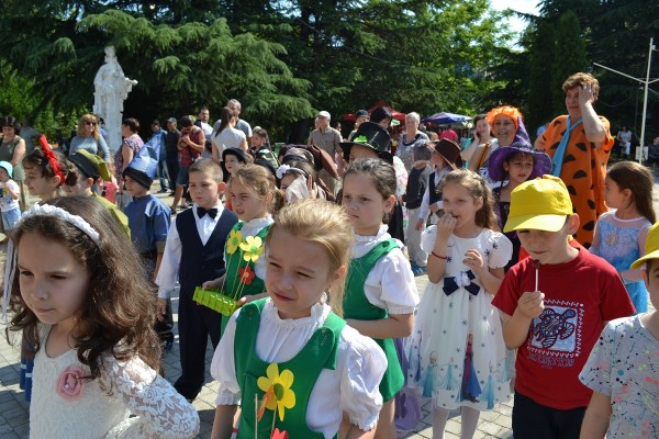 Празнично утро за децата на Казанлък