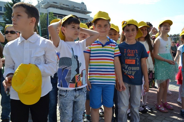 Празнично утро за децата на Казанлък