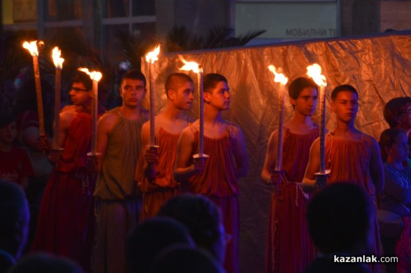 Кметът на Общината връчи Ключа на Казанлък на Царица Роза 2017