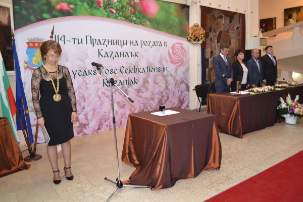 Почетен гражданин и марка в Деня на Казанлък