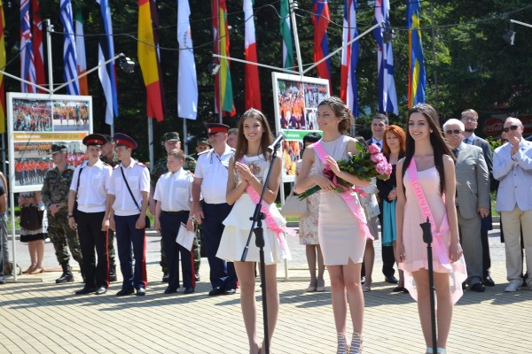 Община Казанлък отбелязва официалния си празник