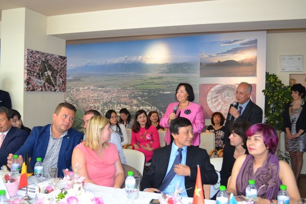 Среща на Кмета с делегациите от побратимените градове