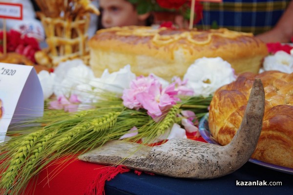 “Хлябът на българина“ с Ути Бъчваров и Джон Лоутън