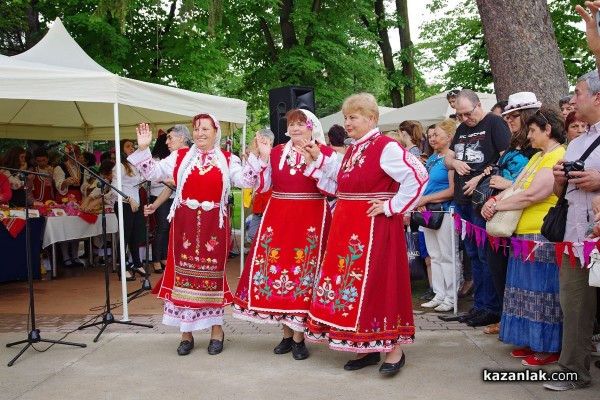 “Хлябът на българина“ с Ути Бъчваров и Джон Лоутън