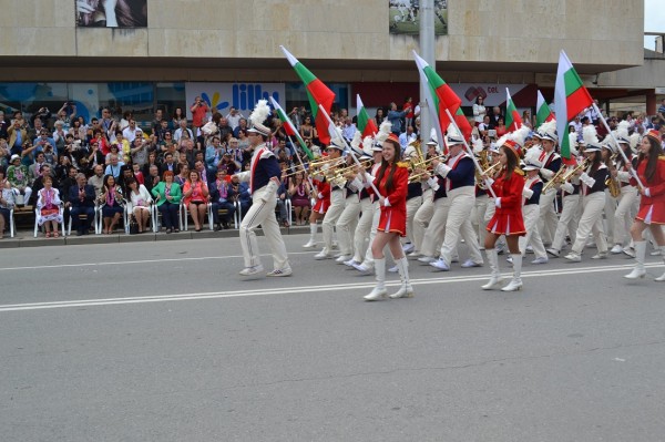 Вълшебна кулминация на Празника на розата в Казанлък