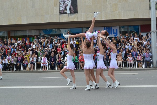 Вълшебна кулминация на Празника на розата в Казанлък