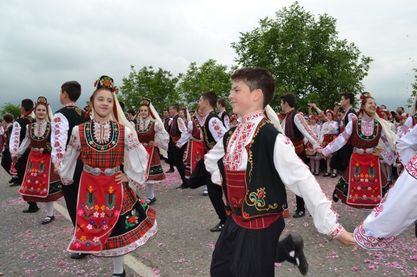 Вълшебна кулминация на Празника на розата в Казанлък