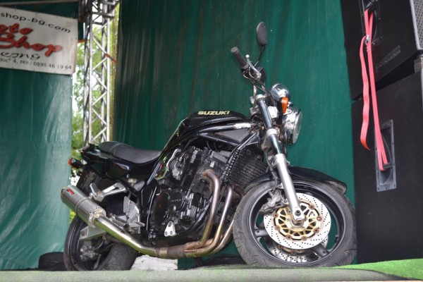 Почетен плакет на Казанлък от Кмета за мото клуб „Черните рози“