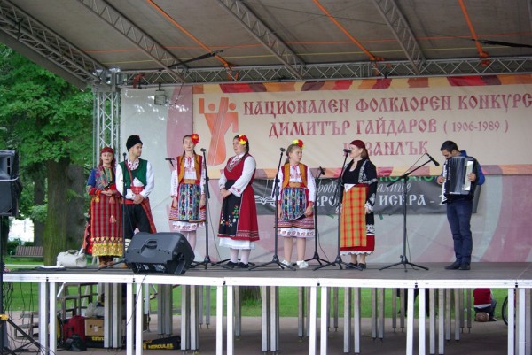 Националният фолклорен конкурс „Димитър Гайдаров“ – с подобаващо място в културния календар на Oбщина Казанлък