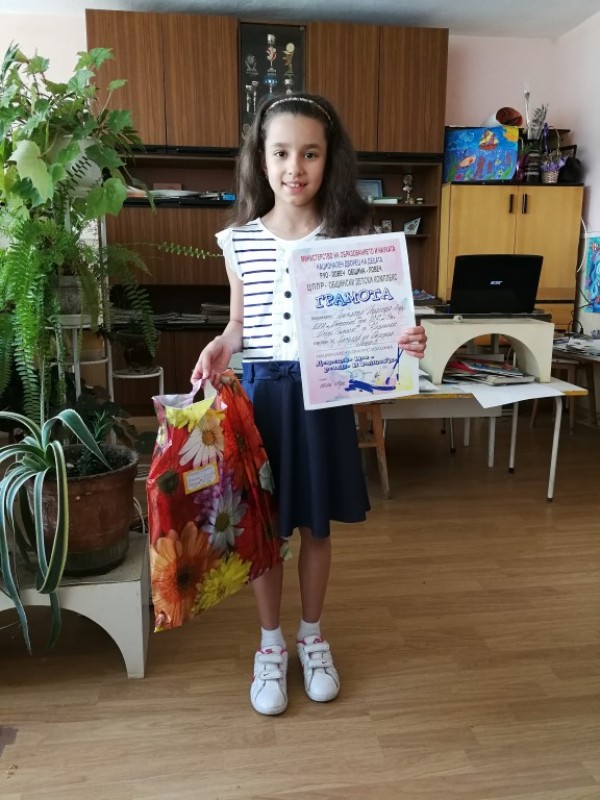 Нови отличия за малките художниците от школа “Живопис“