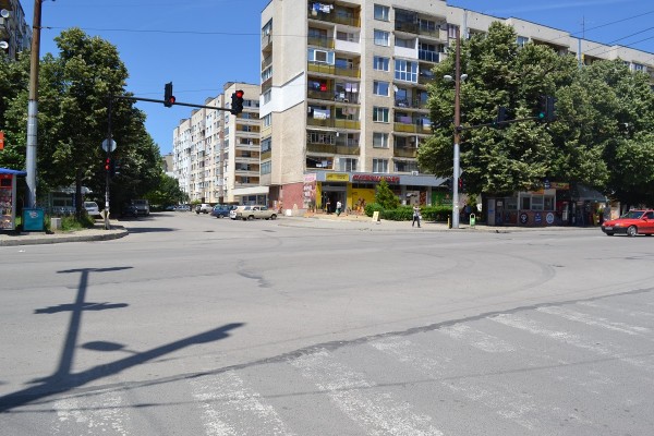 Светофарите на кръстовището на „Абаята“ утре няма да работят