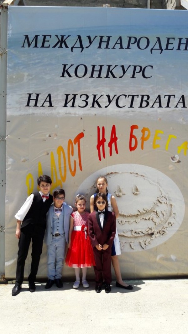 Възпитаниците на Елена Юлиянова отново покориха сцените на международни конкурси