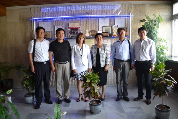 Делегация от побратимения Дзинан, Китай гостува в Казанлък