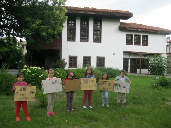 Художниците от “Арт линия“ завършиха пленера си в Казанлък