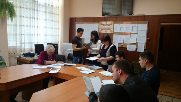 Дипломи за випуск 2017 на ПГ „Иван Хаджиенов“