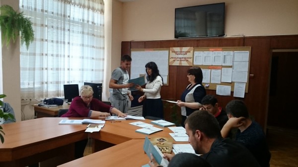 Дипломи за випуск 2017 на ПГ „Иван Хаджиенов“