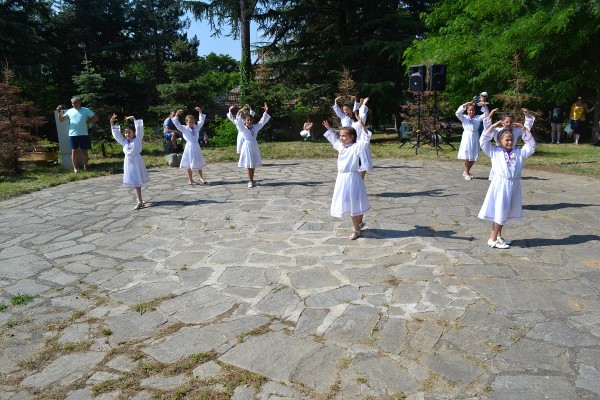 Казанлъчани отпразнуваха весело Еньовден