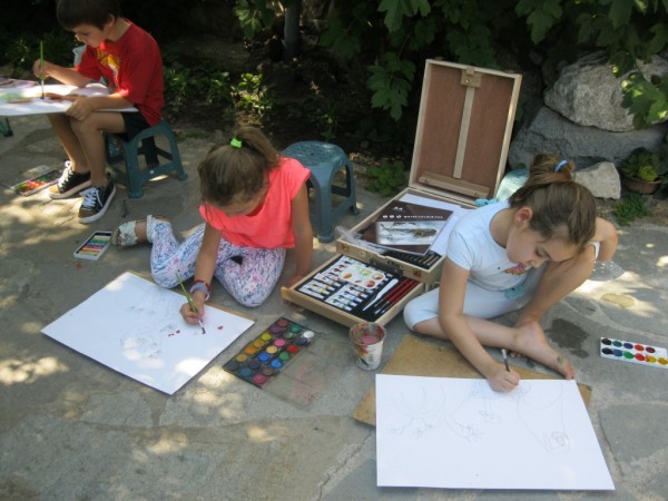 “Арт линия“ проведоха летен пленер за деца и родители