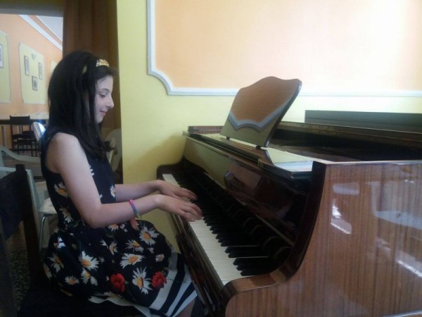 Първа награда за Даниела Калчева от Школата по пиано при НЧ “Възродена Искра–2000“