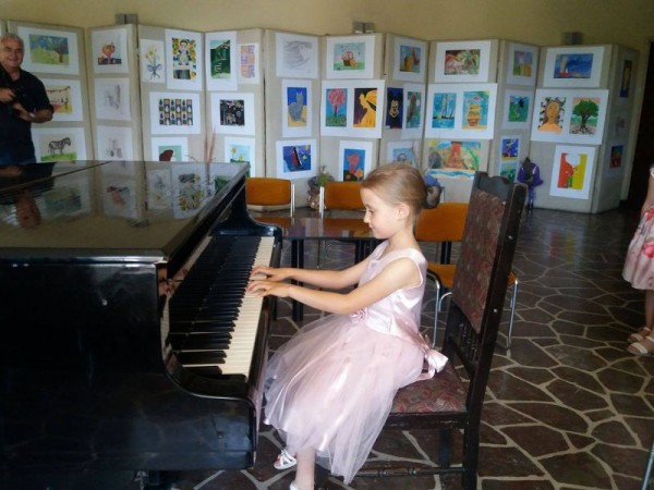 Първа награда за Даниела Калчева от Школата по пиано при НЧ “Възродена Искра–2000“