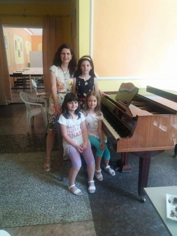 Първа награда за Даниела Калчева от Школата по пиано при НЧ “Възродена Искра–2000“