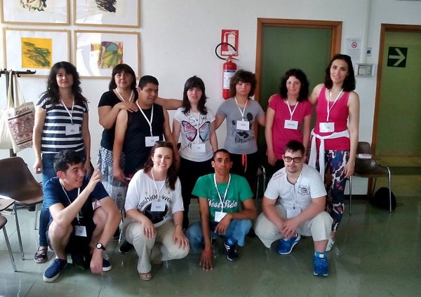 Младежи със затруднения от семейните къщички на фондация „Сийдър“ участваха в международен проект в Торино, Италия