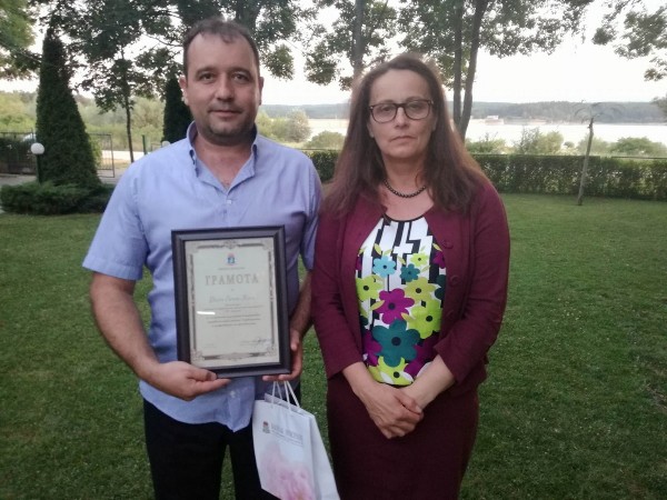 Почетни грамоти от Община Казанлък за казанлъшки полицаи