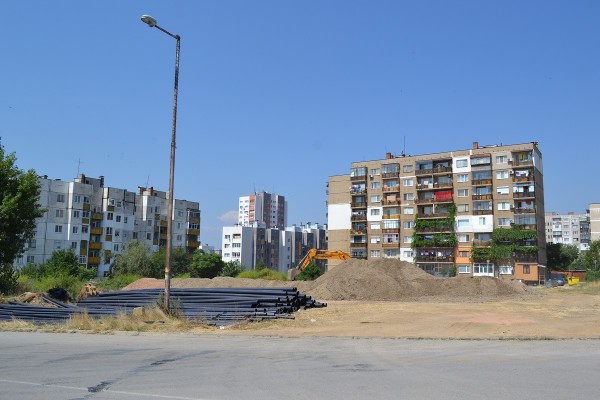 Започна подмяната на водопровод в ж.к.“Изток“