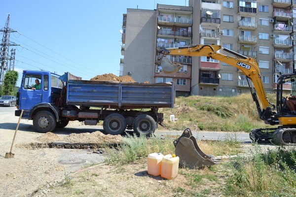 Започна подмяната на водопровод в ж.к.“Изток“