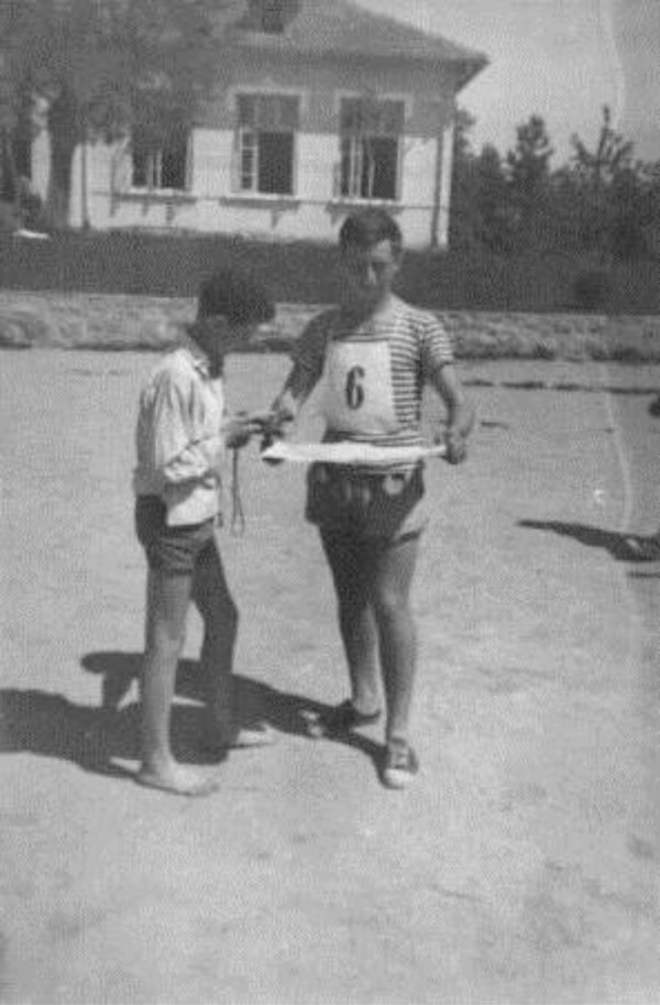 Клубът по ориентиране ще празнува своя 60-и юбилей с трибоя “Бодлите на розите 2017“