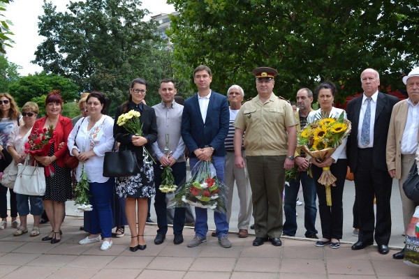 Казанлък се поклони на Апостола