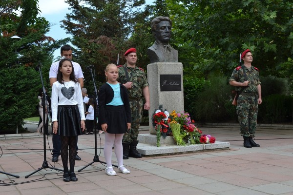 Казанлък се поклони на Апостола