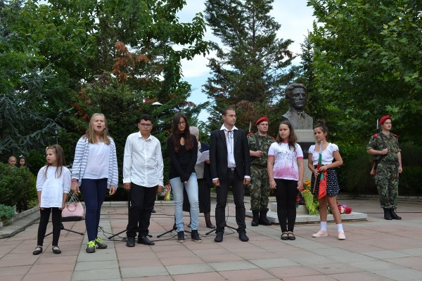 Казанлък се поклони на Апостола