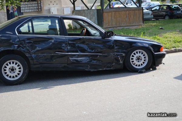 Трета катастрофа за днес, БМВ и Волво се блъснаха