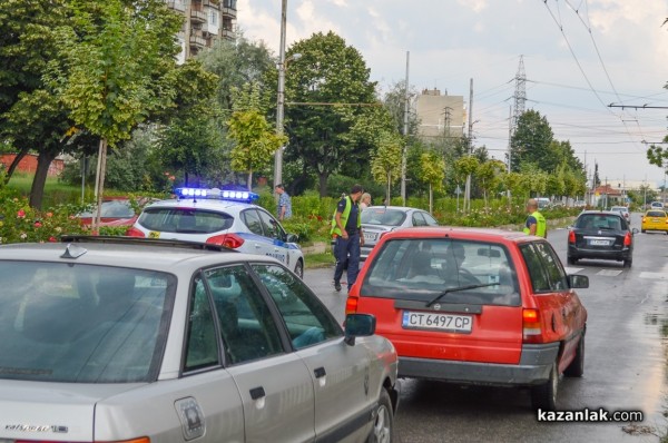 Верижна катастрофа в Източното пред пешеходна пътека / Снимки 