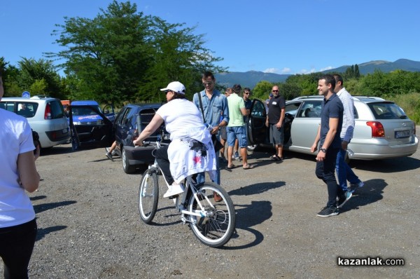 Корнелия Нинова развъртя педалите в Казанлък