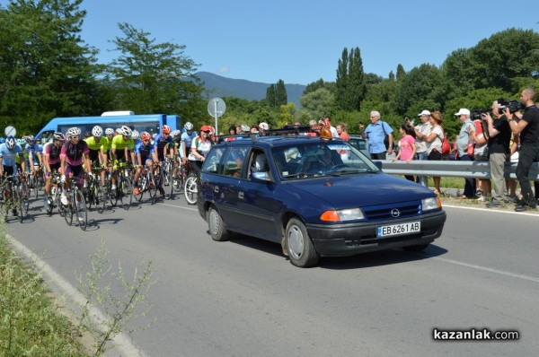 Корнелия Нинова развъртя педалите в Казанлък