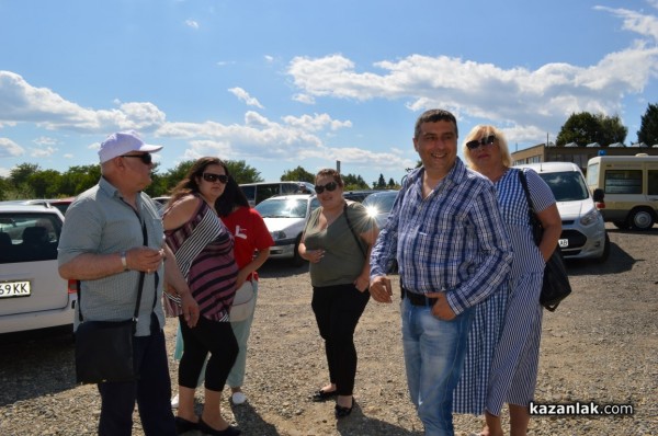 Корнелия Нинова развъртя педалите в Казанлък