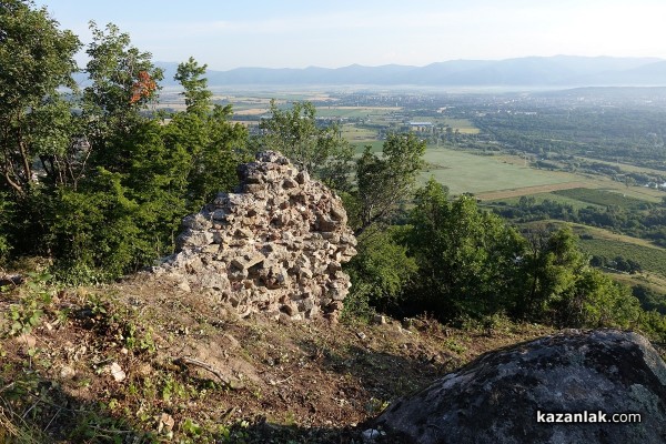 Втори мегалит над Бузовград откриха археолозите